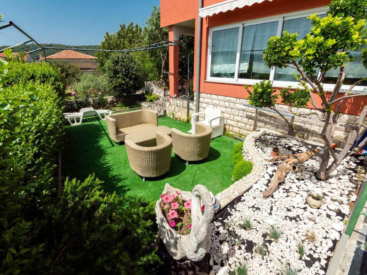 Apartmani Ivan Lopar Exterior photo