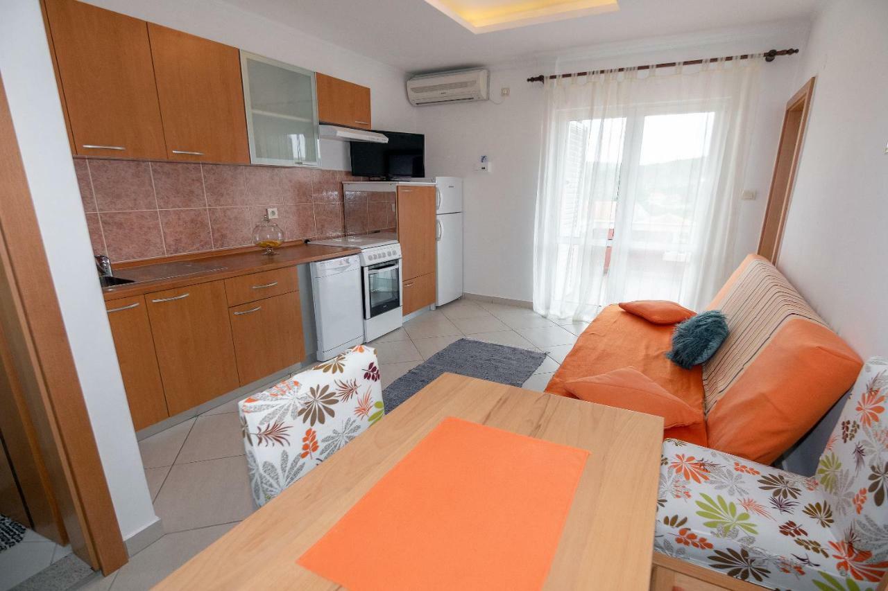 Apartmani Ivan Lopar Exterior photo