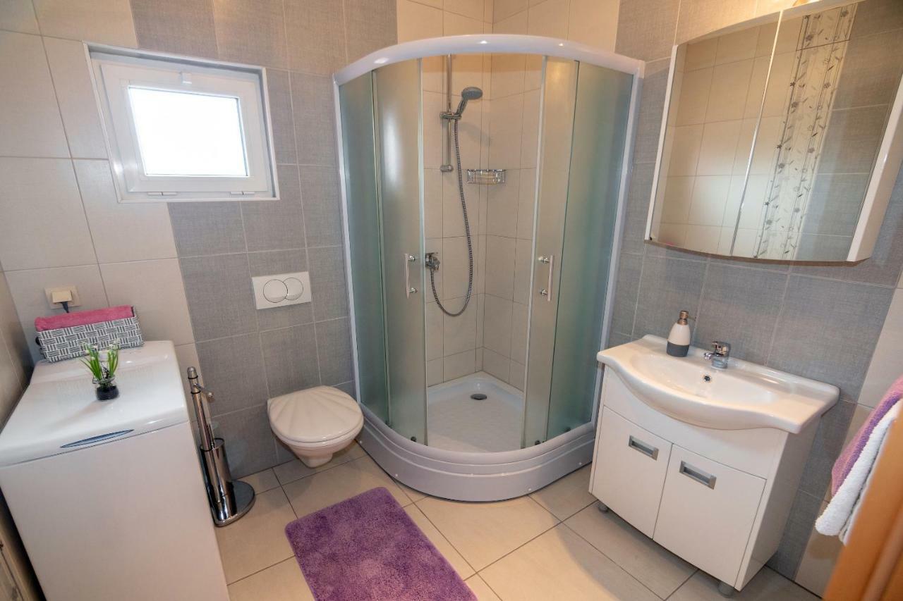 Apartmani Ivan Lopar Exterior photo