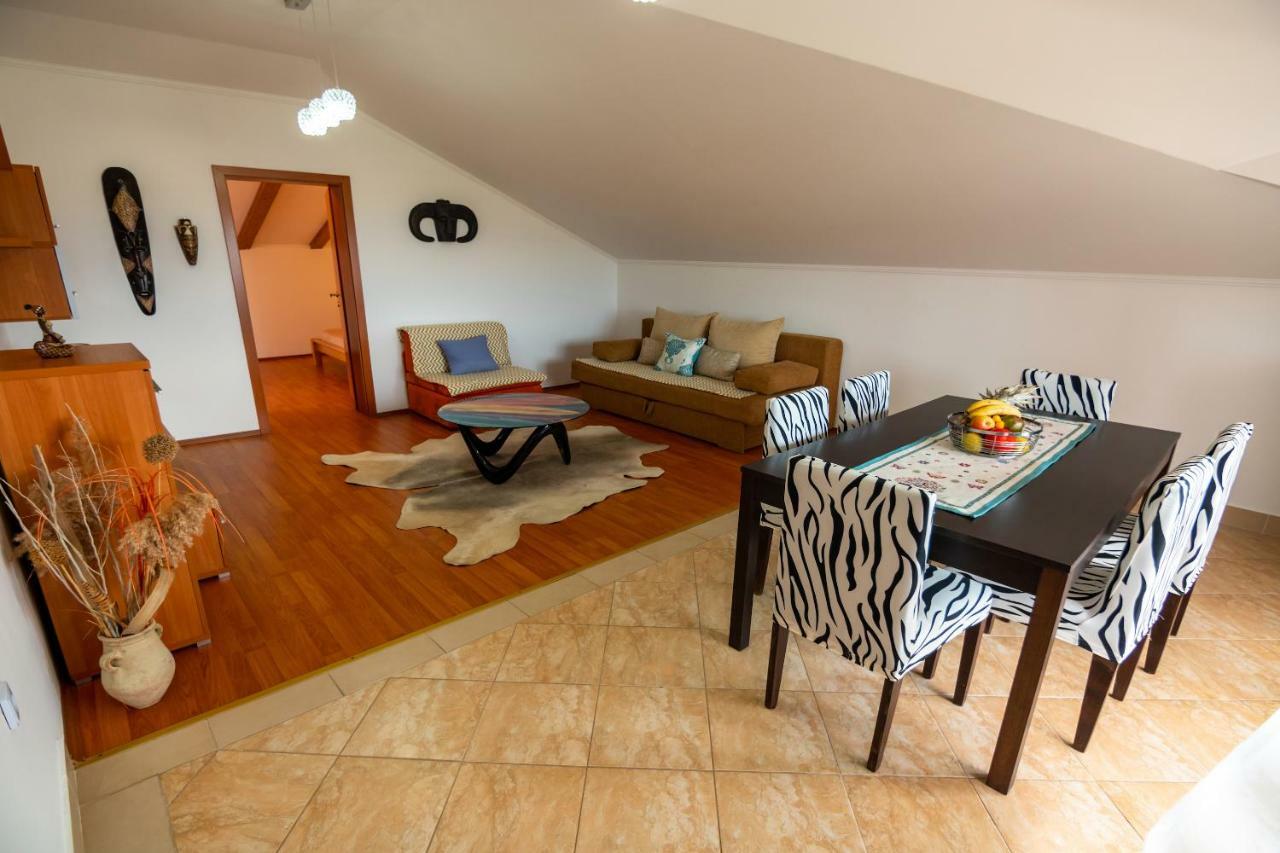 Apartmani Ivan Lopar Exterior photo