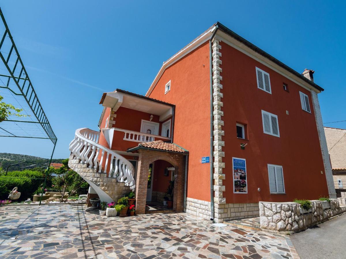 Apartmani Ivan Lopar Exterior photo