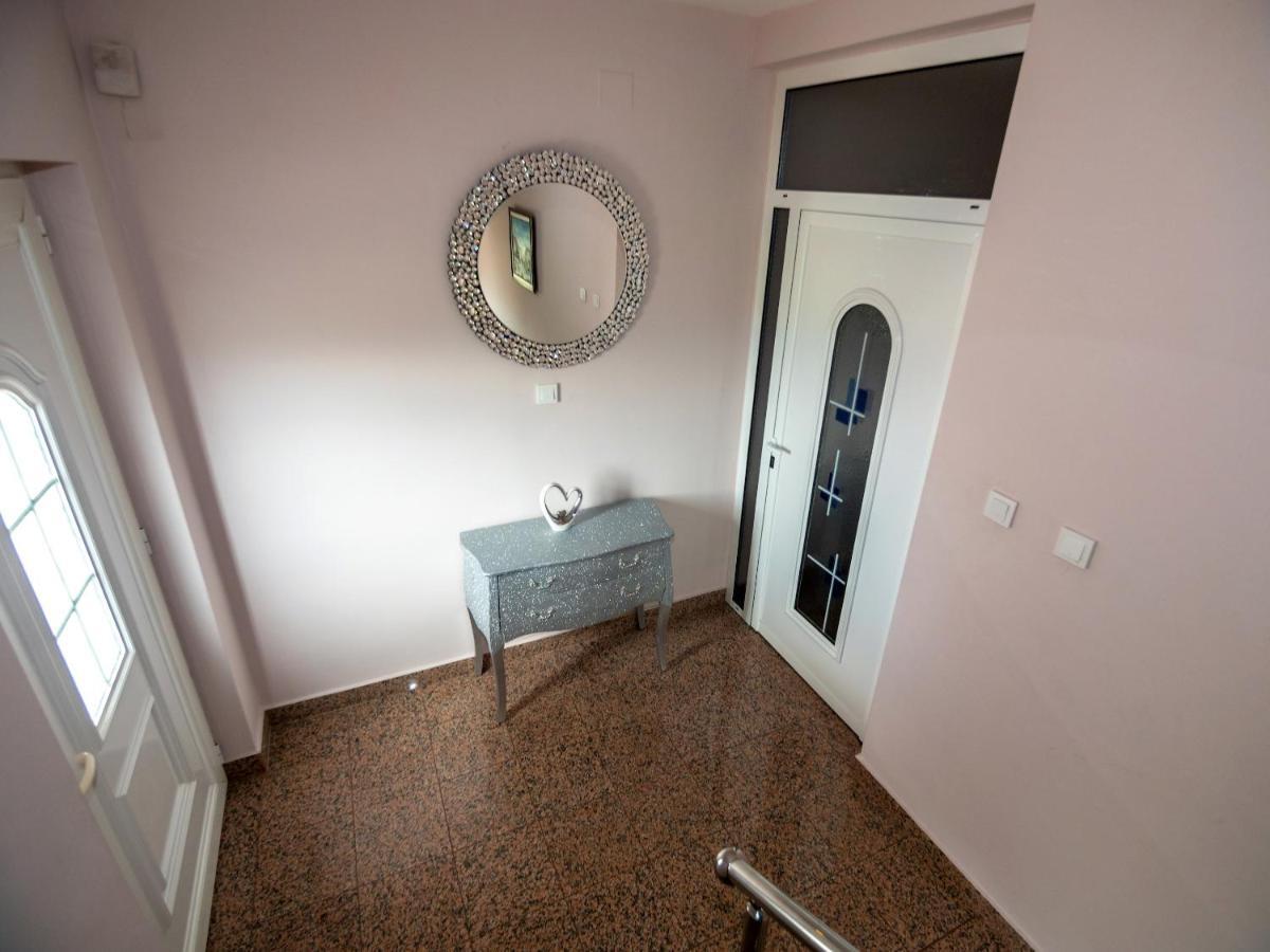 Apartmani Ivan Lopar Exterior photo